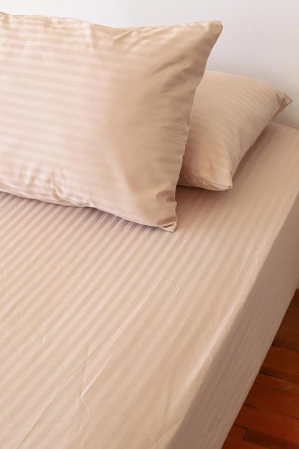 Nevresim Dünyası Basic Stripe Çift Kişilik Fitted Micro Saten Çarşaf ve 2 Yastık Kılıfı Cappucino