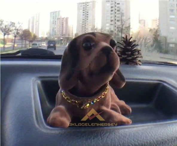 Başını Sallayan Köpek Nostaljik Süet Araba Süsü, Hediyelik Araba Süsü Hareketli Araba Süsü Köpek