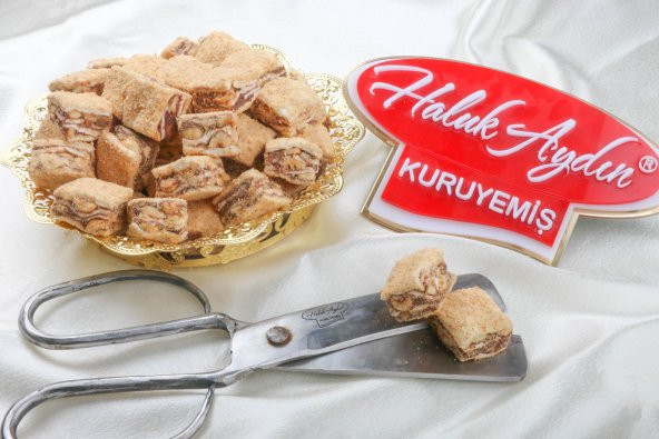 Haluk Aydın Kuruyemiş Baklava Çikolatalı Fındıklı Bisküvi Kaplı 640 Gr