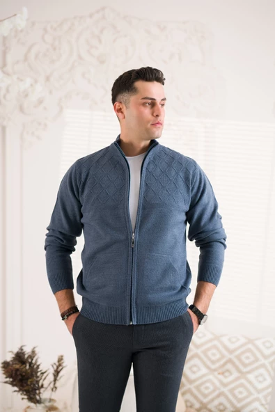 REGULAR FİT DİK YAKA FERMUARLI YAN CEPLİ ERKEK TRİKO HIRKA