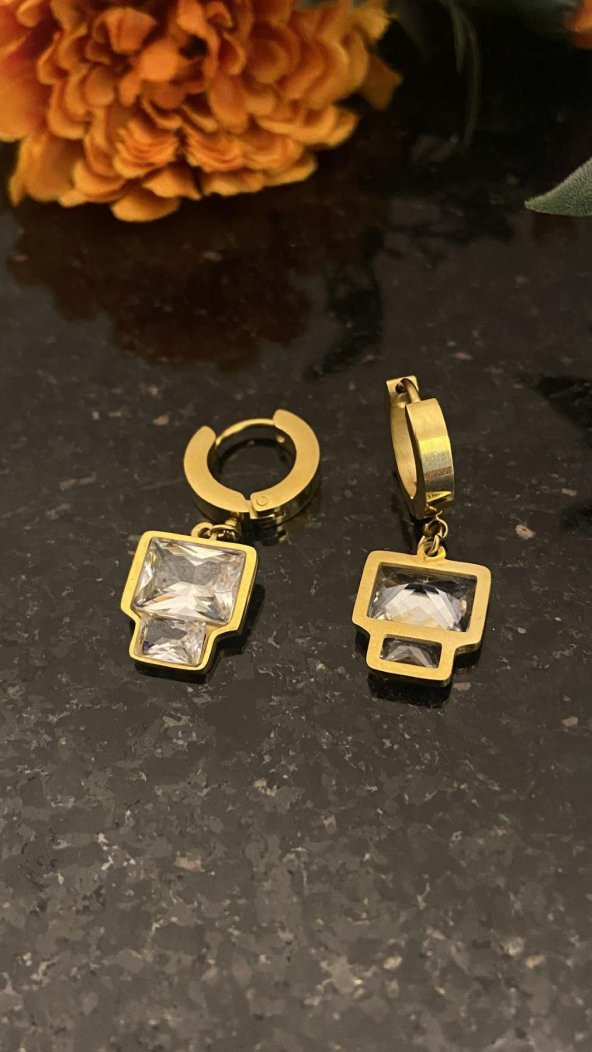 Aksesuar Çarşısı Sallantılı Baget Taş Küpe Gold - 3