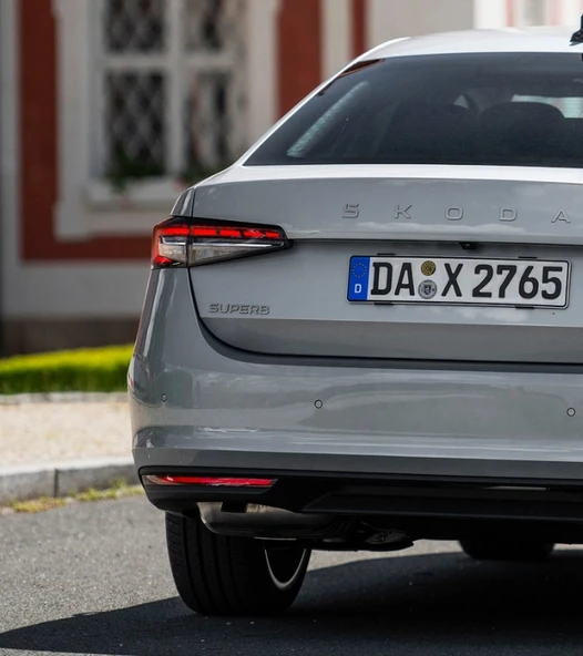 DK Tuning Skoda SUPERB Bagaj Yeni Nesil Gri Yazı Logo Arma - Resim 3