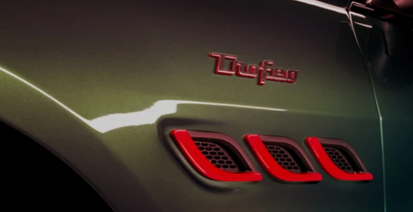 DK Tuning Maserati Trofeo Çamurluk Kırmızı Yazı Logo Amblem - Resim 3