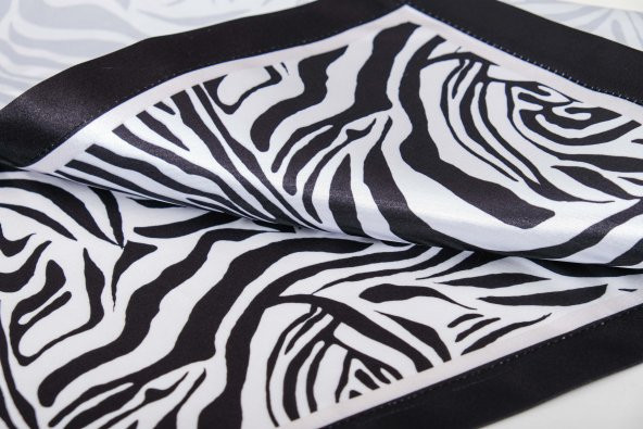 Finezza Zebra Baskılı Kumaş Siyaha Beyaz Runner&Kırlent Seti 3 Parça  - 1377 - 6
