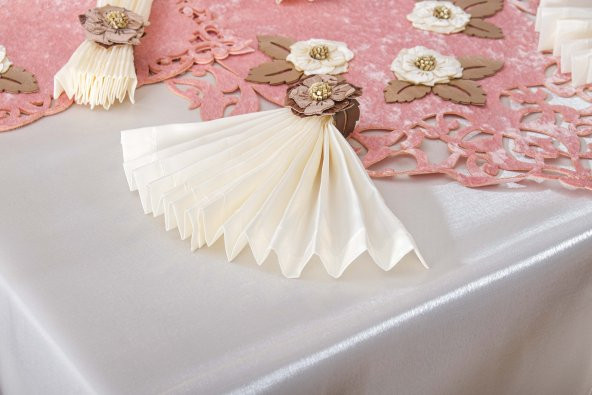 Finezza Afife Kadife Pudra Krem Sofra Takımı 8 kişilik 160x230 cm 34 Parça -1428 - 3