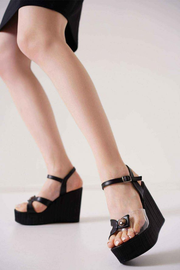 Kadın Siyah Şeffaf Bant Düğme Detaylı Yüksek Dolgu Taban Sandalet  Ayakkabı Mb-03 - 2