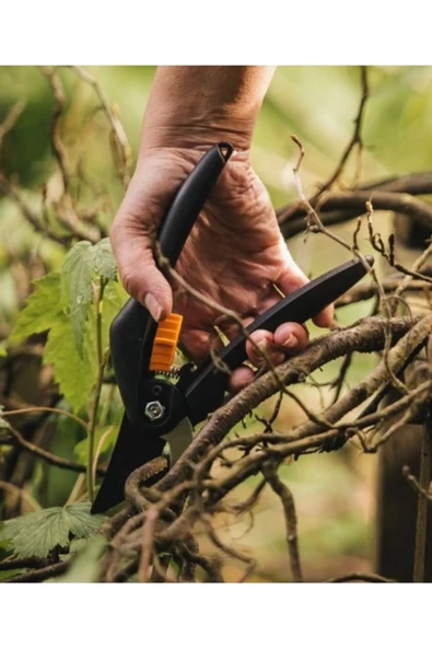 Fiskars P26 Single Step Bypass Budama Makası - 4