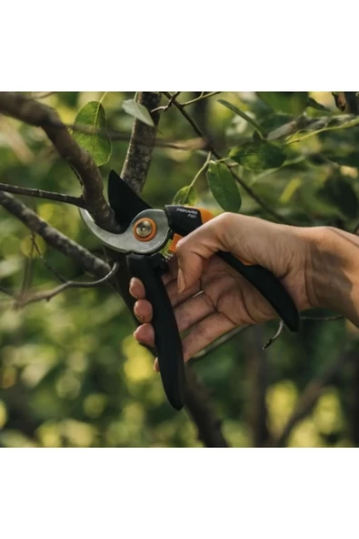 Fiskars P321 Solid Bypass Budama Makası - 2