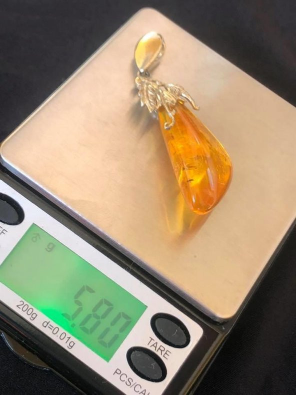 Fosilli Doğal Kaya Damla Kehribar Kolye Ucu Gümüş Aparatlı 5.80 Gram - Sinek Karınca vs Fosilli Kehribar Taş
