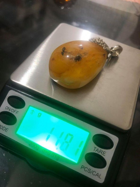 DOĞAL KAYA DAMLA KEHRİBAR KOLYE UCU OTANTİK GÜMÜŞ APARATLI 11,81 Gram