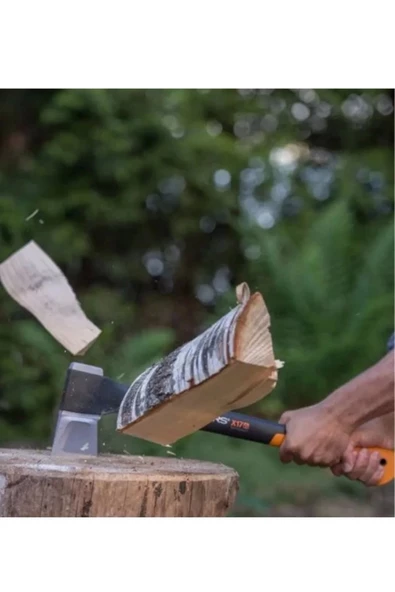 Fiskars X17 Yarma Kamp Baltası M - 4