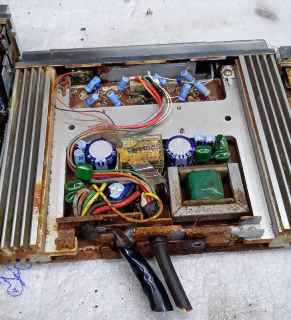 Pioneer GM-004 Oto Stereo Amfi 25w+25w (Arızalı) - 2