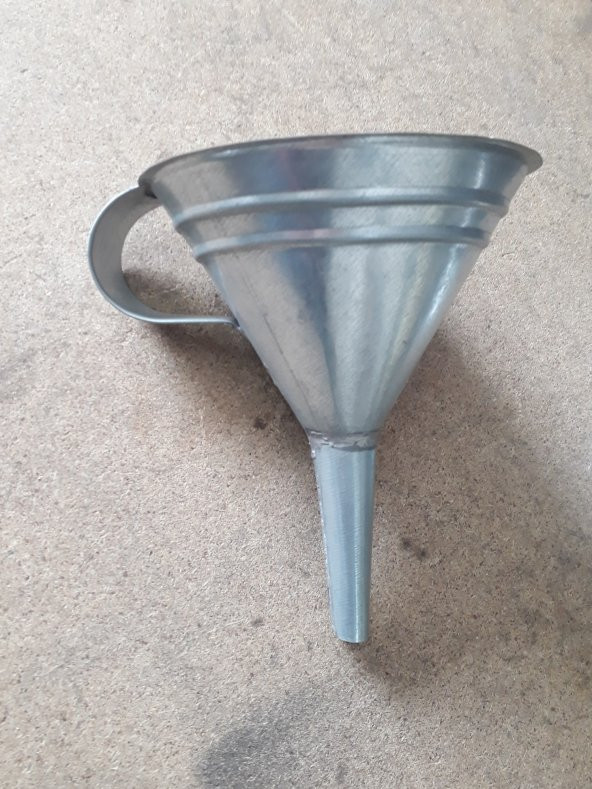 Galveniz Metal Huni 25 Cm Ağız Açıklığı Çapı Mega Büyük Boy