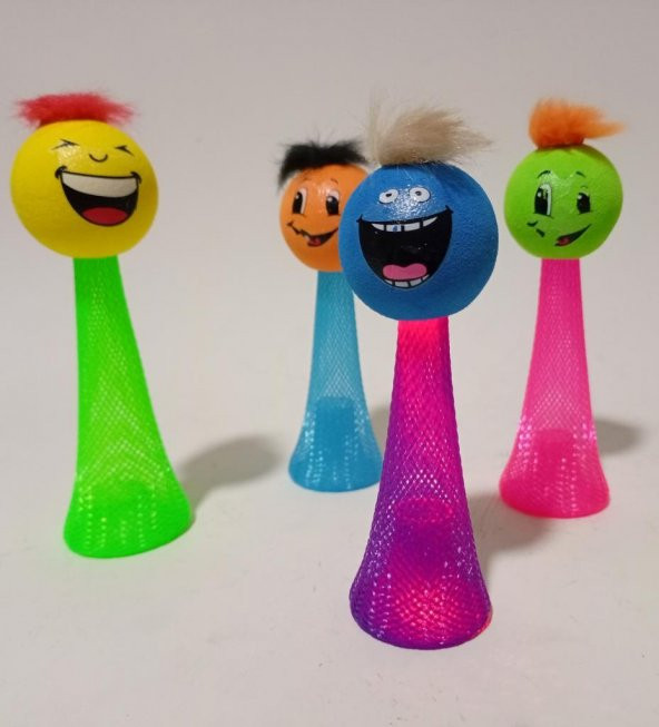 4 Adet Fırlayan Surat Çok Renk Işıklı Bas Fırlat ZıpZıp Oyuncak Emoji Toplar Zevkle Zıplayan Işıklar - 2
