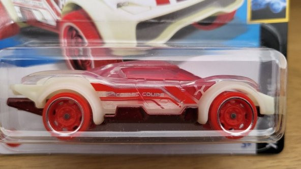 Hot Wheels Cosmic Coupe (2022_HCT85)