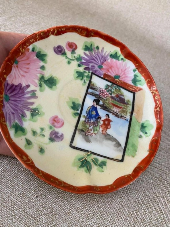 El Boyama Antika Porselen Fincan Tabağı 13,5cm - 3