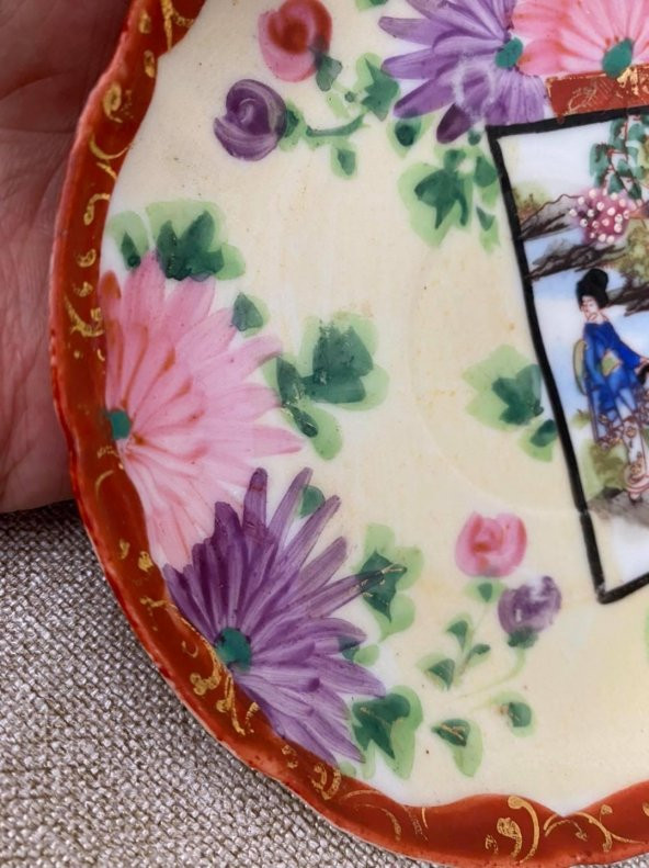 El Boyama Antika Porselen Fincan Tabağı 13,5cm - 4