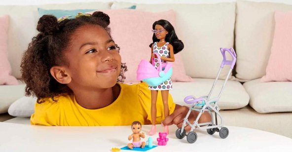Barbie Bebek Bakıcısı Bebeği ve Aksesuarları Oyun Seti FHY97-HHB68