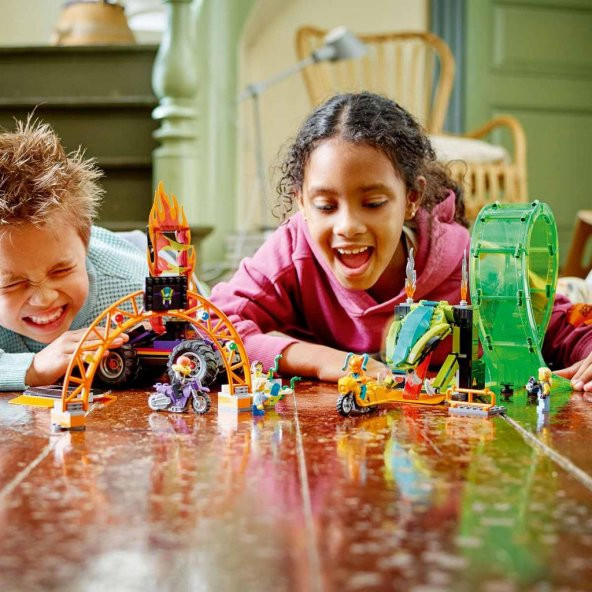 LEGO City Çift Çemberli Gösteri Arenası 60339 - 2