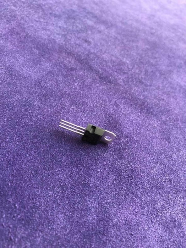 STMicroelectronics LM317T 1.2V-37V 3 Pinli Ayarlanabilir Voltaj Regülatörü - 5