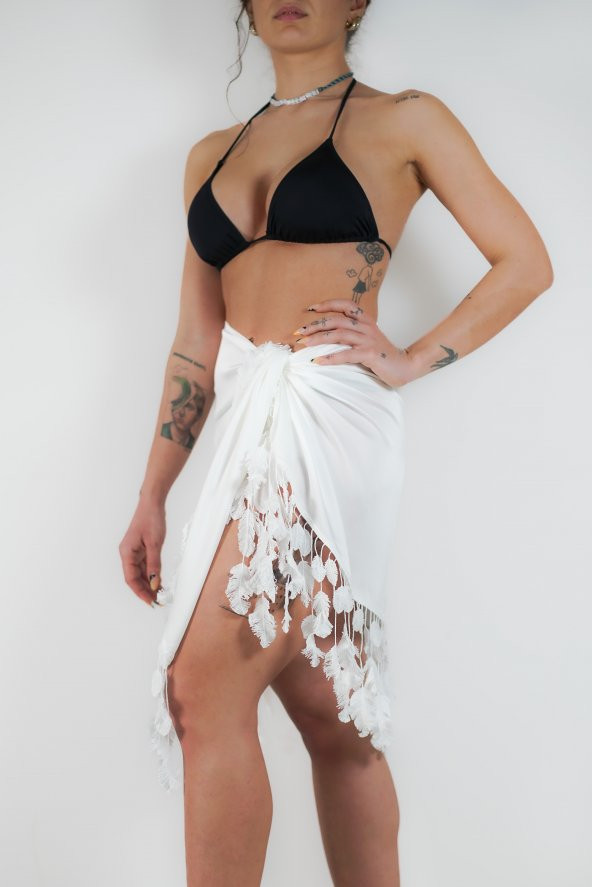 Beyaz Püskül Detaylı Özel Tasarım Kısa Pareo Pareo Kadın Plaj Elbisesi Yeni Sezon