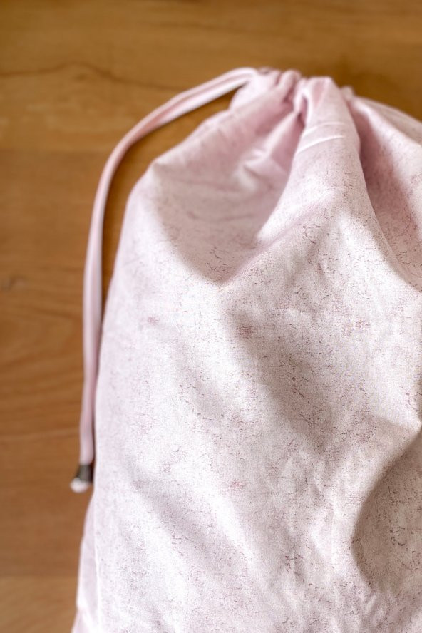 Pembe Batik Desenli İpli Büzgülü Su Geçirmez Çanta Valiz Düzenleyici Kreş Anaokulu Çantası - 2