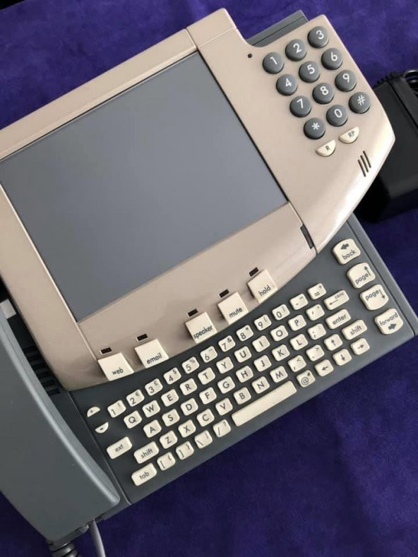 IPM GROUP SmilePhone V1.0 İnternete Bağlanabilen Sabit Telefon - İnternet Screen Phone - 3