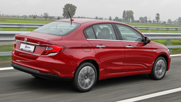 FAMS OTO AKSESUAR Fiat Egea Sedan Krom Stop Kaşı 3 parça 2015 ve üzeri Paslanmaz Çelik