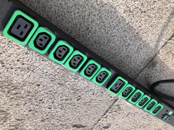 Vertiv VP8953 Şebeke Dağıtım Ünitesi - Vertiv Geist rPDU Switched 0U input - Resim 7