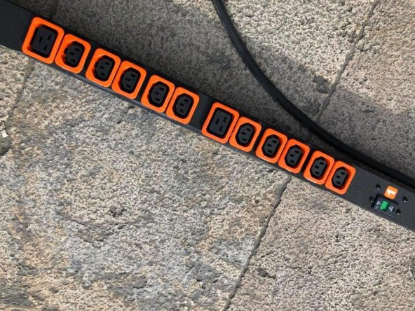 Vertiv VP8953 Şebeke Dağıtım Ünitesi - Vertiv Geist rPDU Switched 0U input - Resim 8