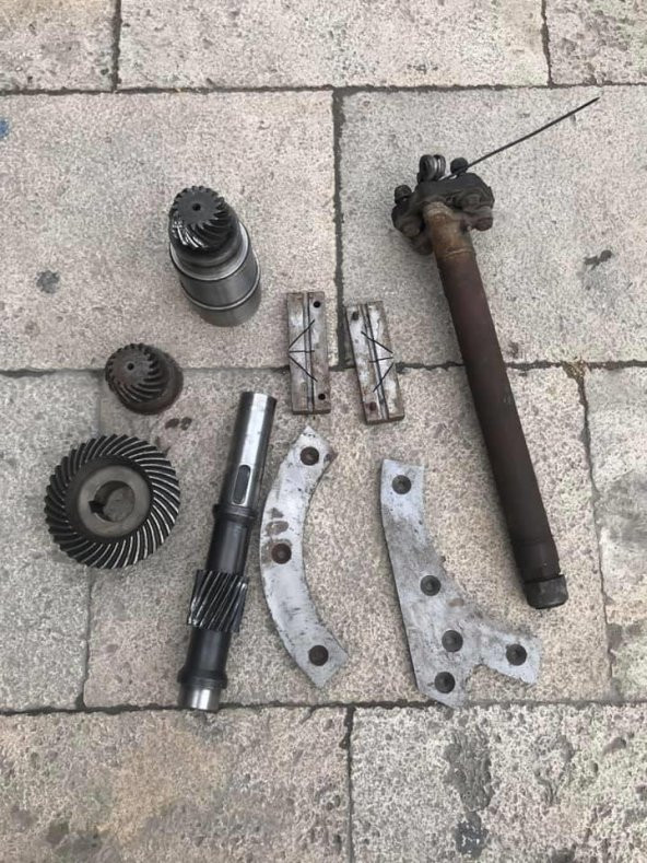 Dişli Parçalar Aktarma Ayna Mahruti Dişlisi Marka Model Tespitsiz