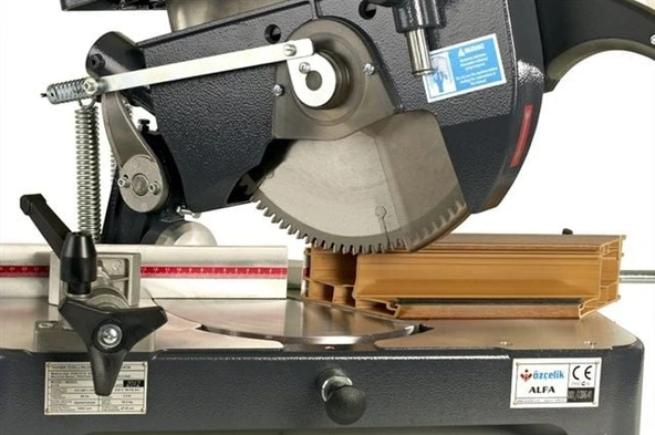 Özçelik Alfa 300 Lük Portatif Gönye Kesme Makinası - 2
