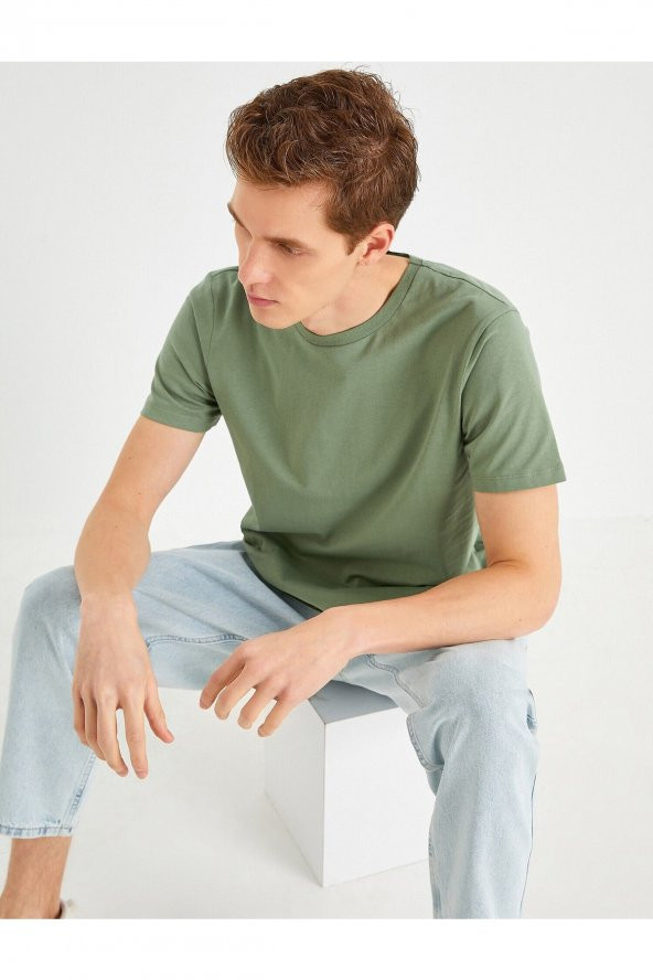 Slim Fit Basic Tişört ürün görseli