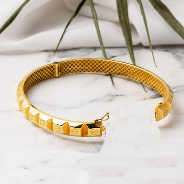 14 Ayar Altın Vida Detaylı Kelepçe Bilezik - Resim 3