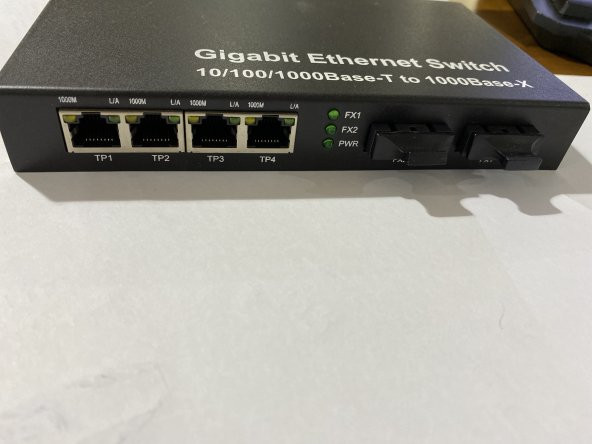 4 Port Gigabit Ethernet Switch 2 Sfp Port Mm - 1