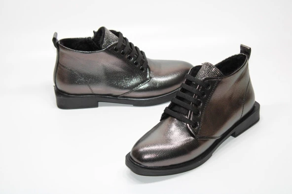 CASSO KAUÇUK KAYMAZ TABAN BAĞCIKLI FERMUARLI TAŞ DETAY KADIN GÜNLÜK BİLEK BOY BOT - 2