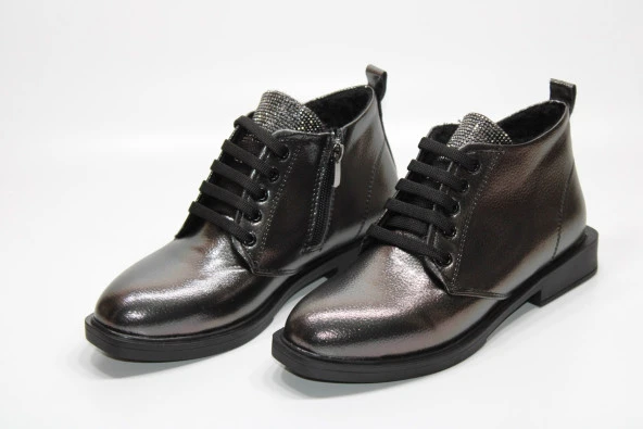 CASSO KAUÇUK KAYMAZ TABAN BAĞCIKLI FERMUARLI TAŞ DETAY KADIN GÜNLÜK BİLEK BOY BOT - 4