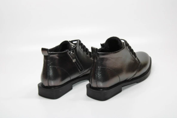 CASSO KAUÇUK KAYMAZ TABAN BAĞCIKLI FERMUARLI TAŞ DETAY KADIN GÜNLÜK BİLEK BOY BOT - 6