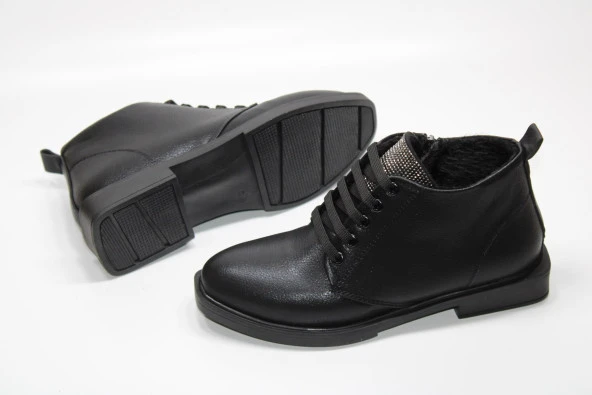 CASSO KAUÇUK KAYMAZ TABAN BAĞCIKLI FERMUARLI TAŞ DETAY KADIN GÜNLÜK BİLEK BOY BOT - 9