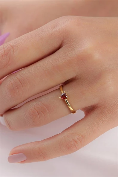 Gümüş Kırmızı Kalp Taşlı Yüzük