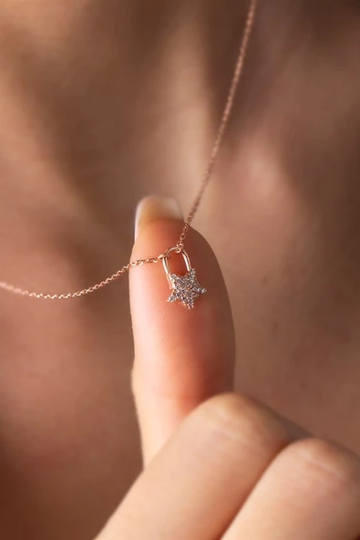 Gümüş Taşlı Minimal Yıldız Kolye