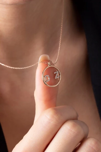 Gümüş Yuvarlak Form Harf Kolye