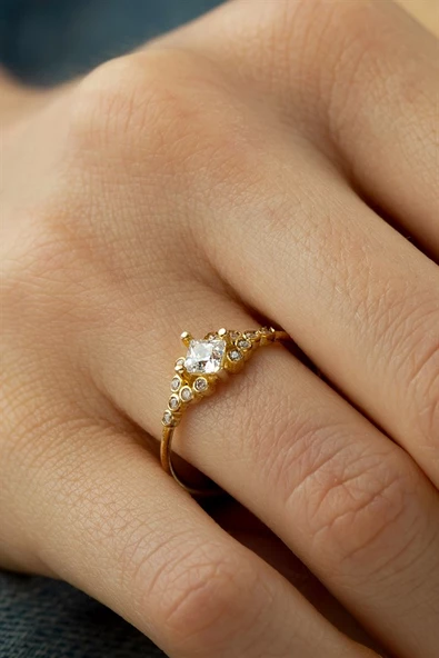 Altın Prenses Taşlı Tasarım Yüzük ürün görseli 1