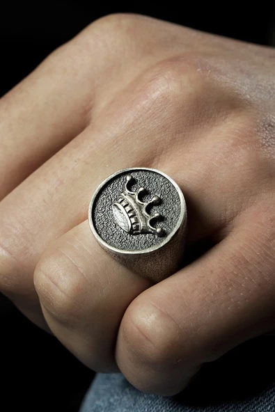 Gümüş Kral Tacı Figürlü Erkek Yüzük