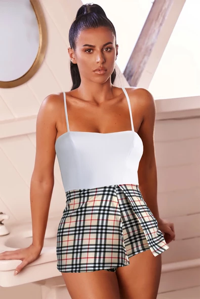 Ekru Önden Etek Görünümlü Ekoseli Anvelop Detaylı Kadın Mini Tulum Ergü1490-3