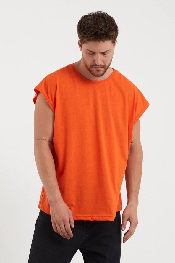 Pis Kesim Oversize Sıfır Kol T-shirt