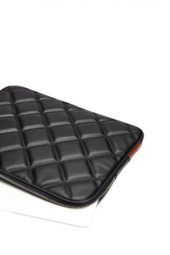 Deri Kapitone Notebook Kılıf  15 ve 15.6 inç 8683255011897 - 2