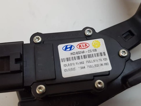 Kia Sportage Gaz Pedalı Komple Orjinal,327002S100