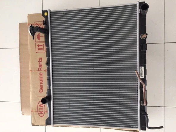 Kia Sorento 06-09 Suv 2.5L Dzl. Su Radyatörü İthal ürün görseli