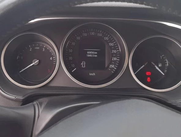 OMSA Renault Megane 4 HB Krom Gösterge Çerçevesi 3 Parça 2016-2020 Arası ürün görseli 1